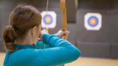 Se lancer dans le tir à l’arc : quel équipement acheter pour bien débuter ?